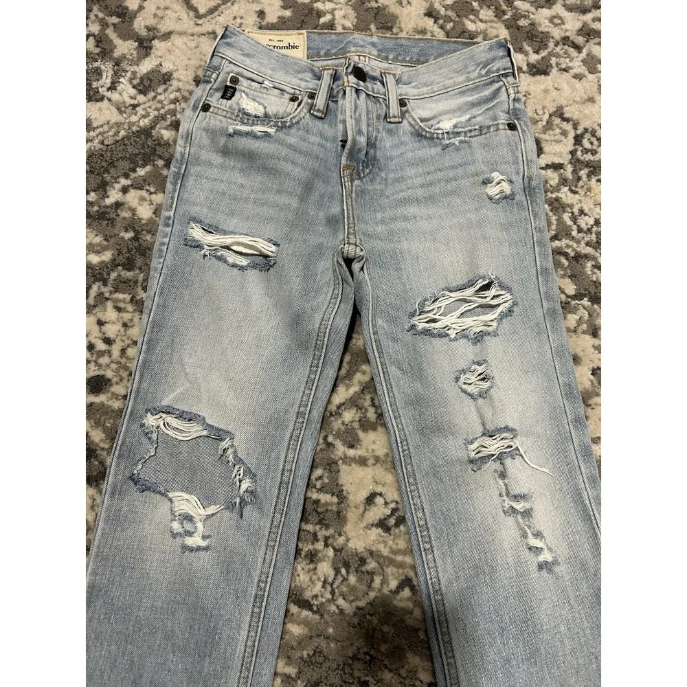 Abercrombie Kids Light Wash Distressed Jeans Boys Size‎ 10